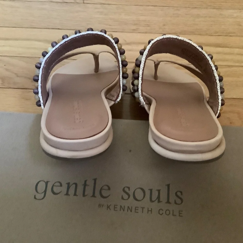Gentle Souls Lentini Beaded Toe Loop Sandal Tan Leather SZ 9
